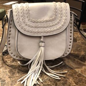 BEAUTIFUL Tassel Saddle Crossbody bag.